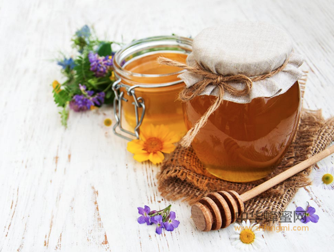 【揭秘】为什么超市里很多蜂蜜不结晶昵？结晶蜂蜜还能食用吗？