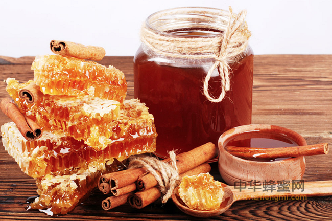 蜂王浆和蜂蜜有什么不同之处？